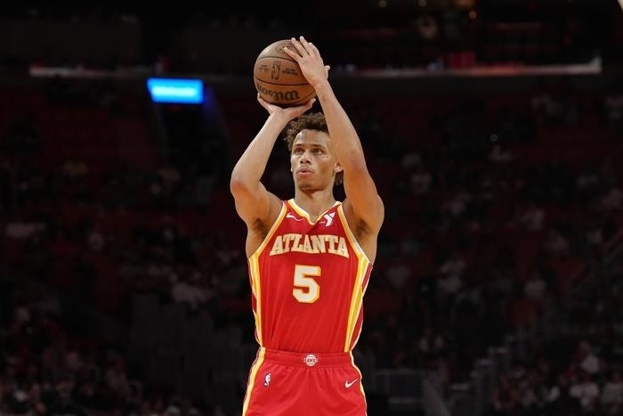 于老鹰打出 于老鹰打出